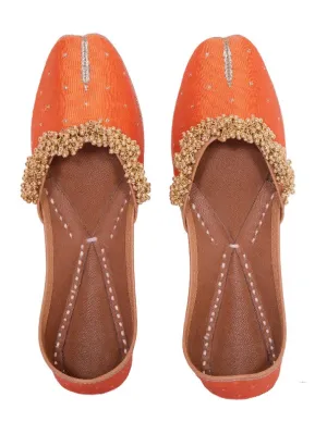 Ghungroo Love - Orange & Gold Silk Juttis